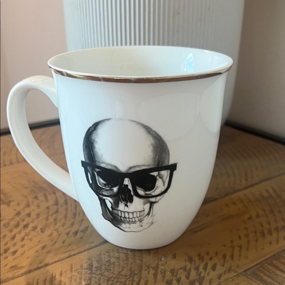 Ciroa White Mug with Black Skull Design